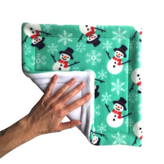 Fleece Mat with Absorbent Core | Snowmen Print